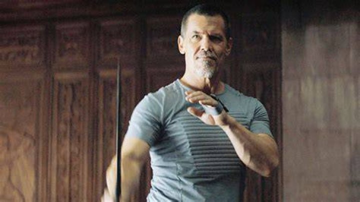 Josh Brolin Works Out Shirtless & Takes Ice Bath For ‘Dune 2’ Prep – Hollywood Life