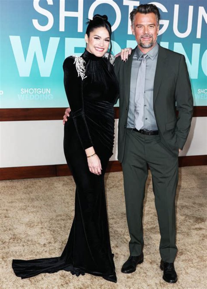 Josh Duhamel & Audra Mari At The ‘Shotgun Wedding’ Premiere: Photos – Hollywood Life