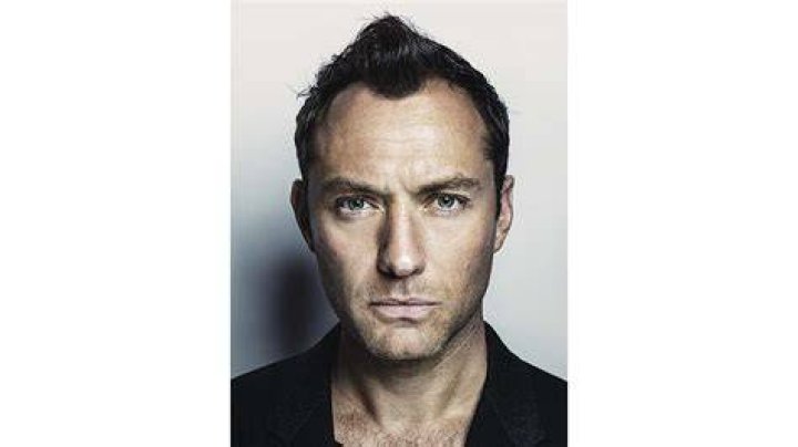 Jude Law — See Photos Of The Handsome British Star – Hollywood Life