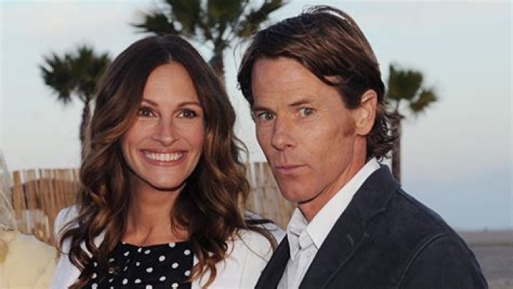 Julia Roberts Gushes About Husband Danny Moder in Rare Interview – Hollywood Life