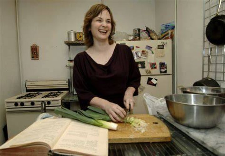 ‘Julie & Julia’ Food Writer Dead At 49 – Hollywood Life