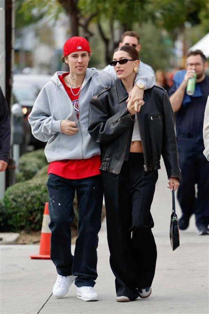 Justin Bieber & Hailey Baldwin Seen Arguing In A Park — Pics – Hollywood Life