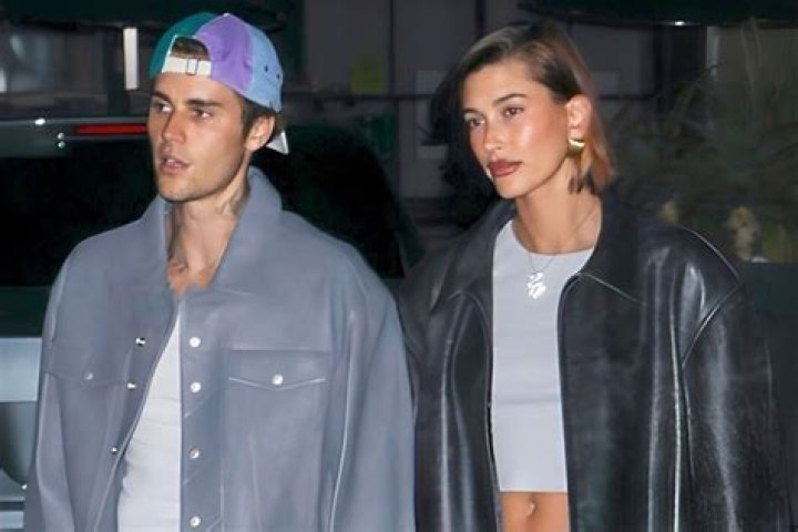 Justin Bieber & Hailey Baldwin Wear Matching Outfits On Date Night – Hollywood Life