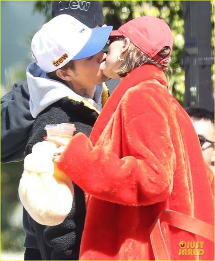 Justin Bieber Kisses Wife Hailey Baldwin For 26th Birthday — Pic – Hollywood Life