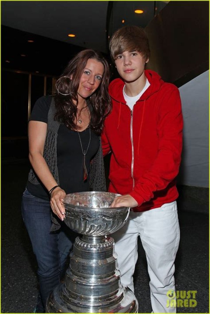 Justin Bieber Shockingly Admits He Has No Relationship With His Mom: It’s ‘Nonexisting’