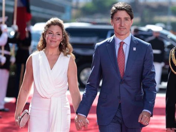 Justin Trudeau & Wife Sophie Gregoire Trudeau: Photos – Hollywood Life