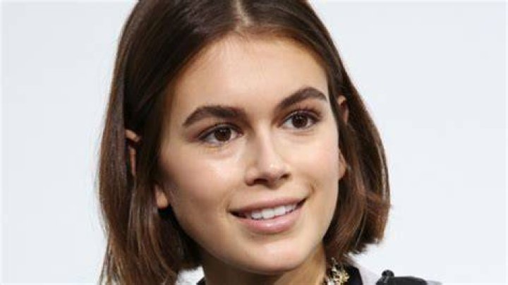 Kaia Gerber’s Short Bob Hair Makeover – Pics – Hollywood Life