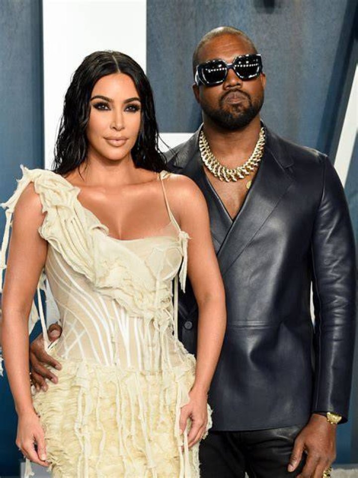 Kanye West Seen Out With Mystery Woman For 1st Time In Weeks – Hollywood Life