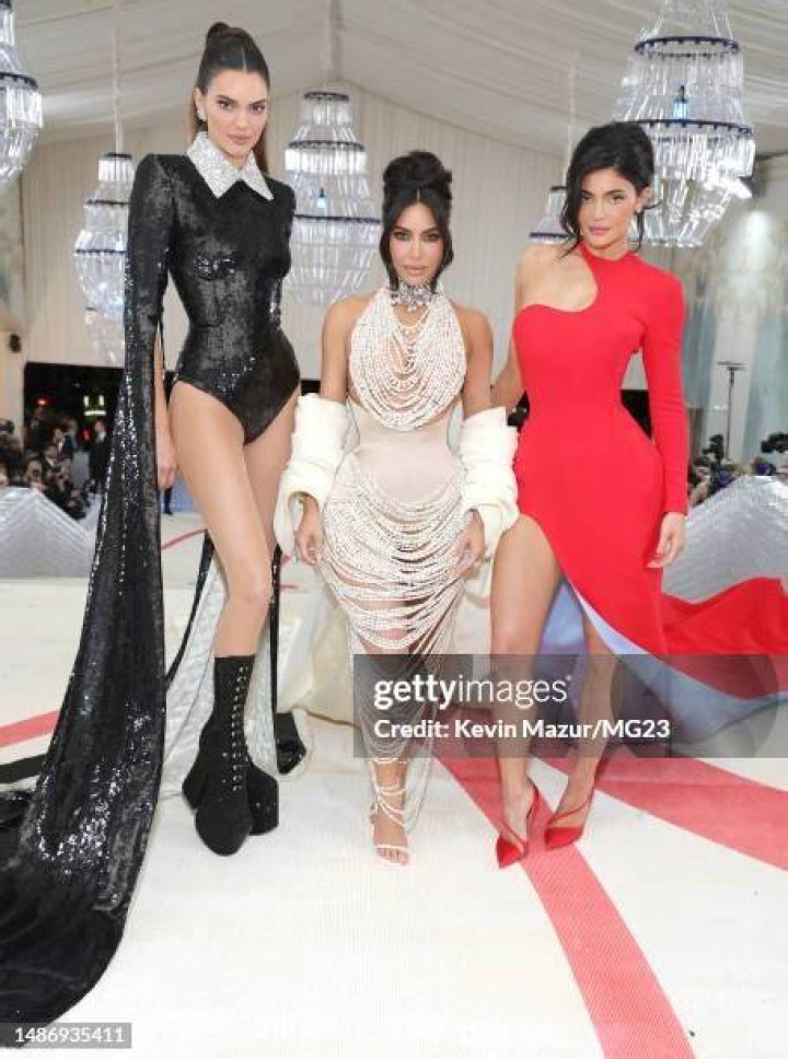 Kardashian & Jenner Sisters Met Gala Looks — Photos – Hollywood Life