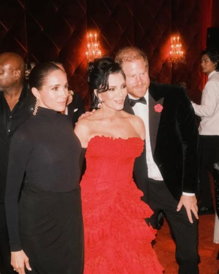 Kardashian ‘Orgy’ Drama: Rob Deletes Tweet About ‘5 Some’ With His Sisters