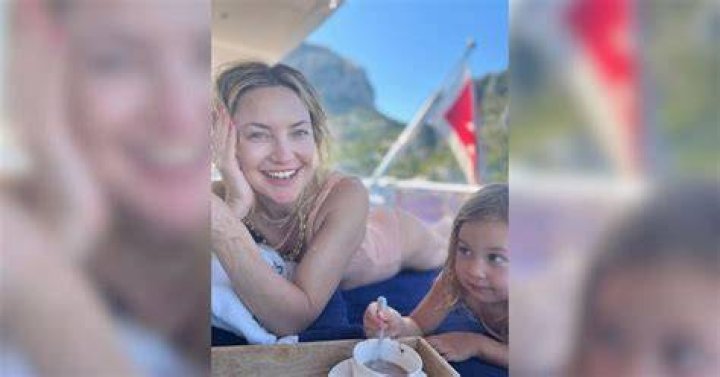 Kate Hudson’s Bikini On Yacht Family Vacation – Photos – Hollywood Life