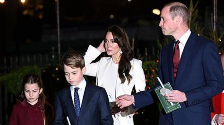 Kate Middleton and Prince William’s Kids Join Them at Holiday Concert – Hollywood Life