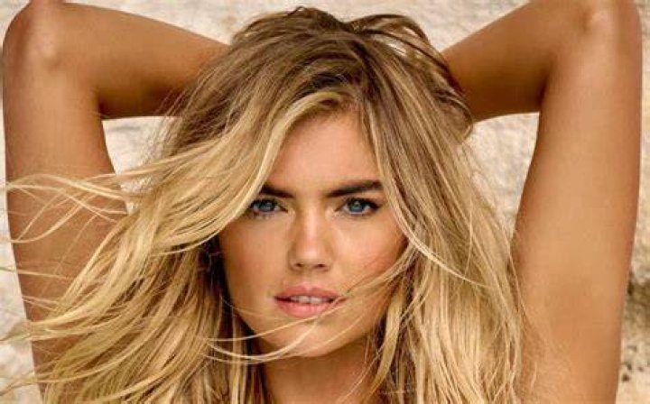 Kate Upton Topless, Miranda Kerr’s Butt & More: Sexy Bed Shoot In ‘V’ Magazine