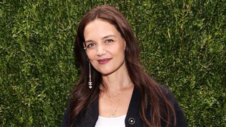 Katie Holmes & BF Emilio Vitolo Jr. Kiss & Snuggle Like Lovebirds On Day Out In New York – See Pics