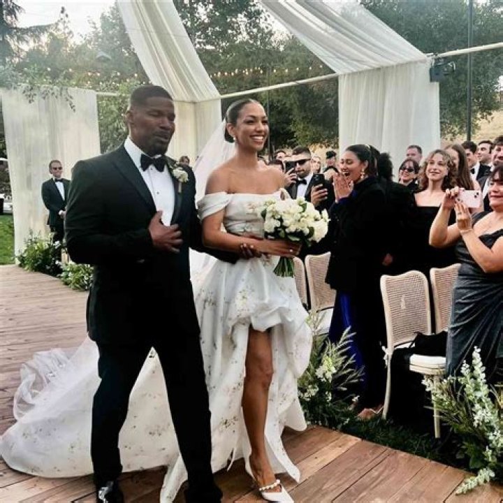 Katie Holmes Calls Off Wedding To Jamie Foxx While 4-Months Pregnant With His Kid