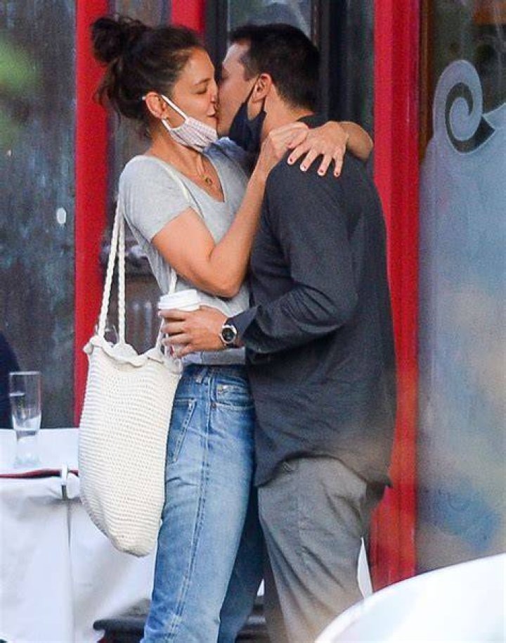 Katie Holmes & Emilio Viitolo Jr.’s Relationship ‘Fizzling Out’ – Hollywood Life