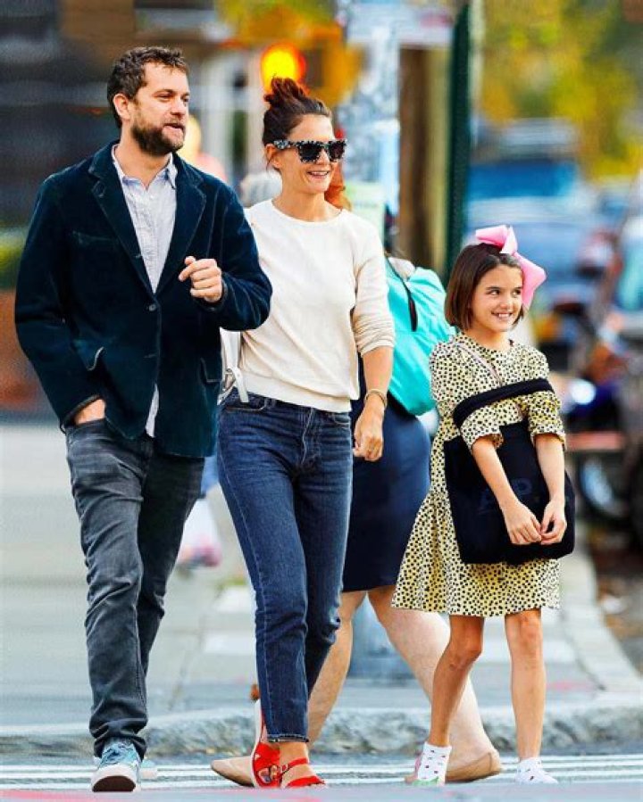 Katie Holmes & New BF Emilio Vitolo Jr. Hold Hands While Strolling Through NYC On Date Night — Pic