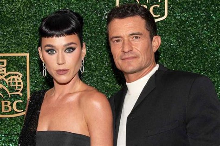 Katy Perry Rocks A Gold Band & Fans Speculate She Secretly Married Orlando Bloom