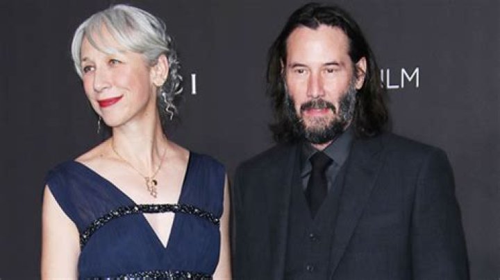 Keanu Reeves Girlfriend Talks Gray Hair & Why She Won’t Dye Hers – Hollywood Life