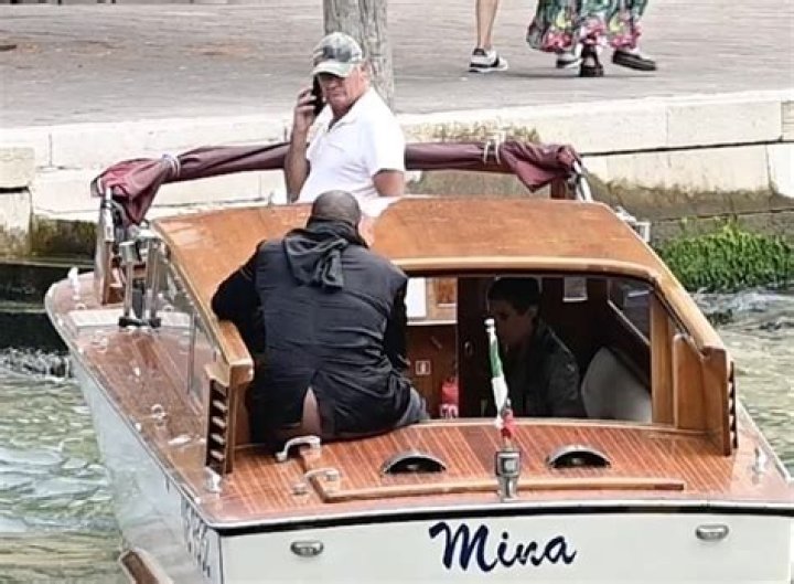 Keanu Reeves Seen Shirtless On Boat In Italy: Photos – Hollywood Life