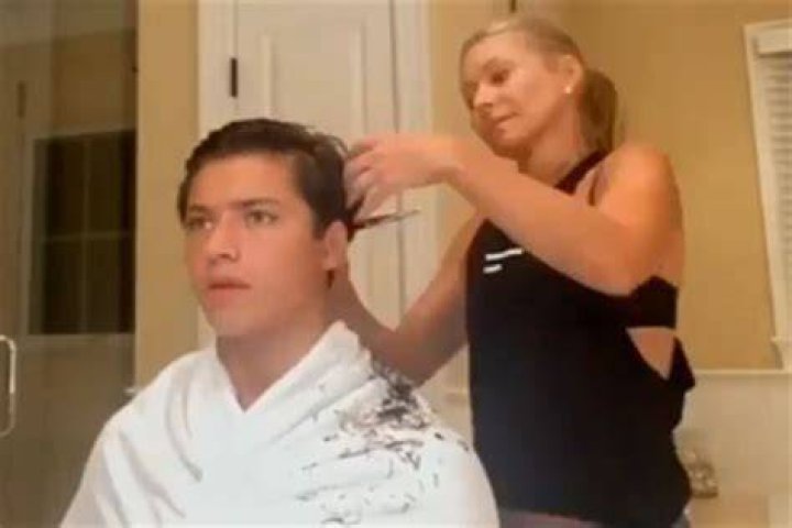 Kelly Ripa Gives Son Joaquin A Haircut On ‘Live’ — Watch – Hollywood Life