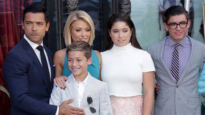Kelly Ripa, Mark Consuelos & Son Joaquin Reunite At Football Game – Hollywood Life