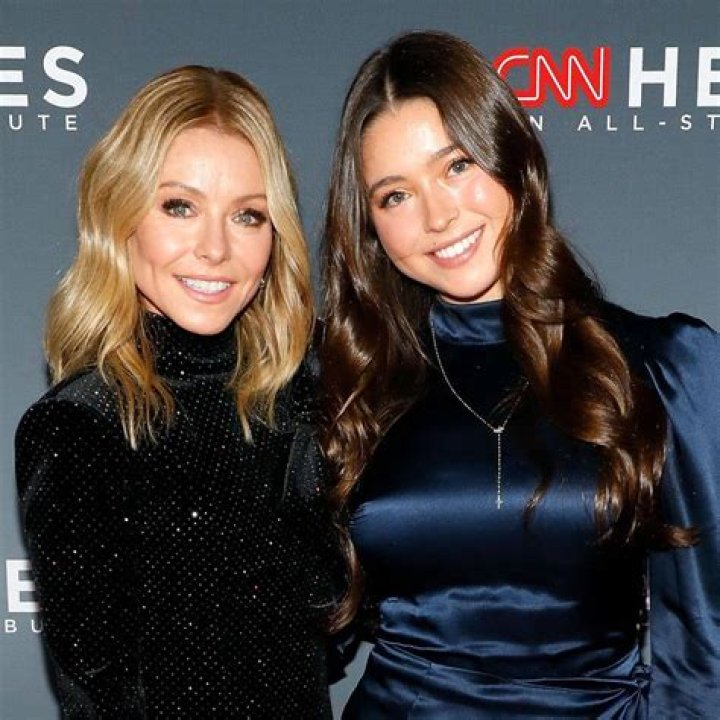 Kelly Ripa Reveals Her Daughter Lola Tried To ‘Heckle’ Her When She Attempted To Film A TikTok Dance Routine