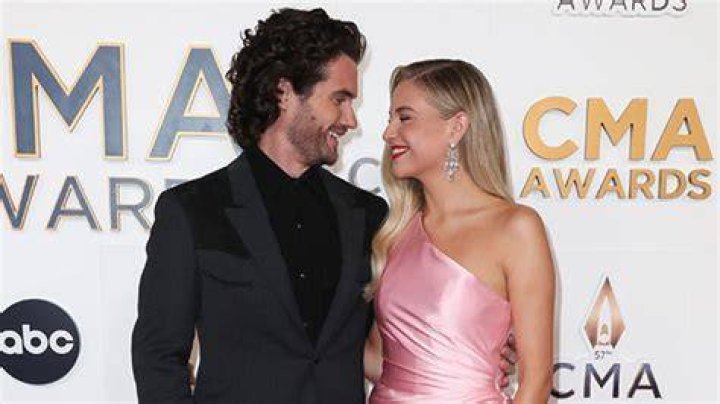 Kelsea Ballerini Admits Sex Is ‘Different’ With Chase Stokes – Hollywood Life