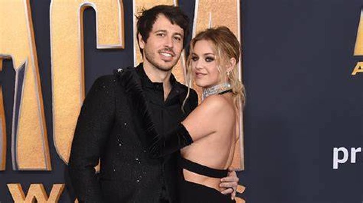Kelsea Ballerini Talks Kids & How Not Being Ready Led To Divorce – Hollywood Life