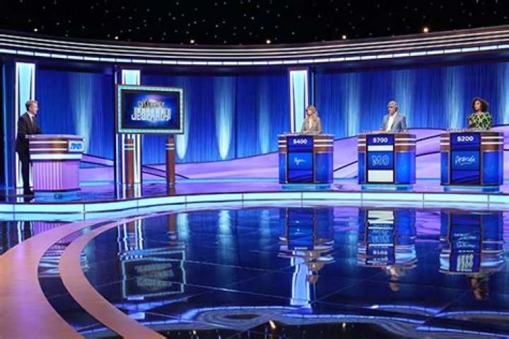Ken Jennings Reacts to Mayim Bialik’s Exit from ‘Jeopardy’: Exclusive – Hollywood Life