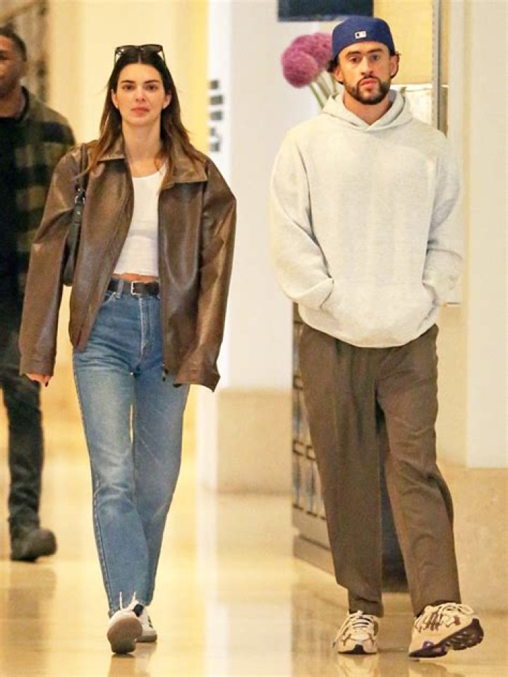Kendall Jenner & Bad Bunny Enjoy Lunch Date In Los Angeles: Photos – Hollywood Life