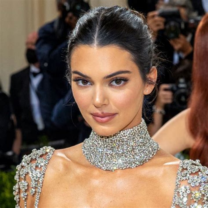 Kendall Jenner Says Summer Is Here To Stay With These Simple, Everyday Shorts