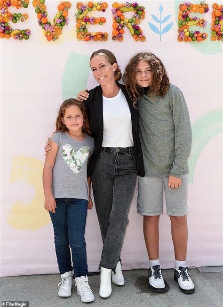 Kendra Wilkinson Shockingly Reveals She’s Told Son, 7, About Sex: ‘Kids Know’ These Days