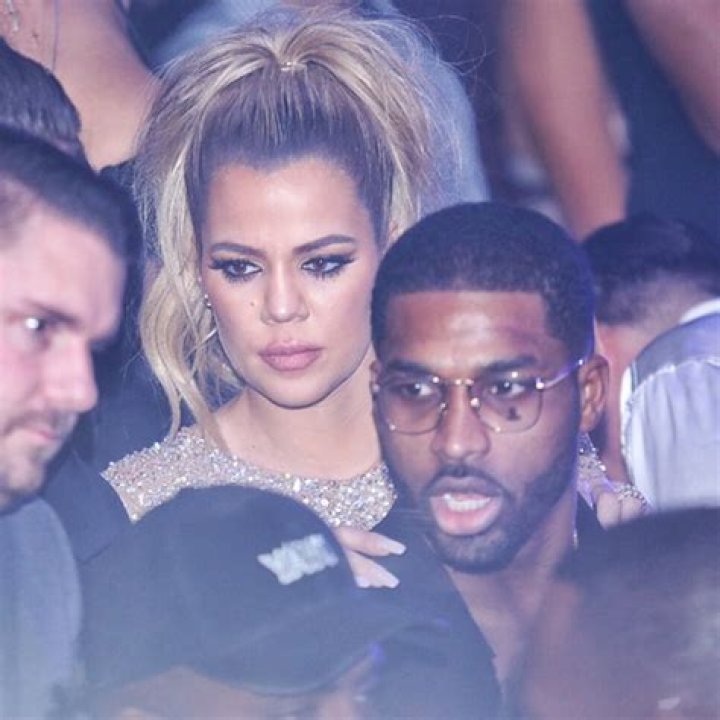 Khloe Kardashian Kisses & Dances With Tristan Thompson At Drake Concert: Watch