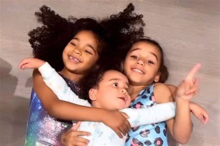 Khloe Kardashian Makes Cute Singing Videos With Daughter True, 5, & Niece Dream, 6: ‘Sleepover Crew’