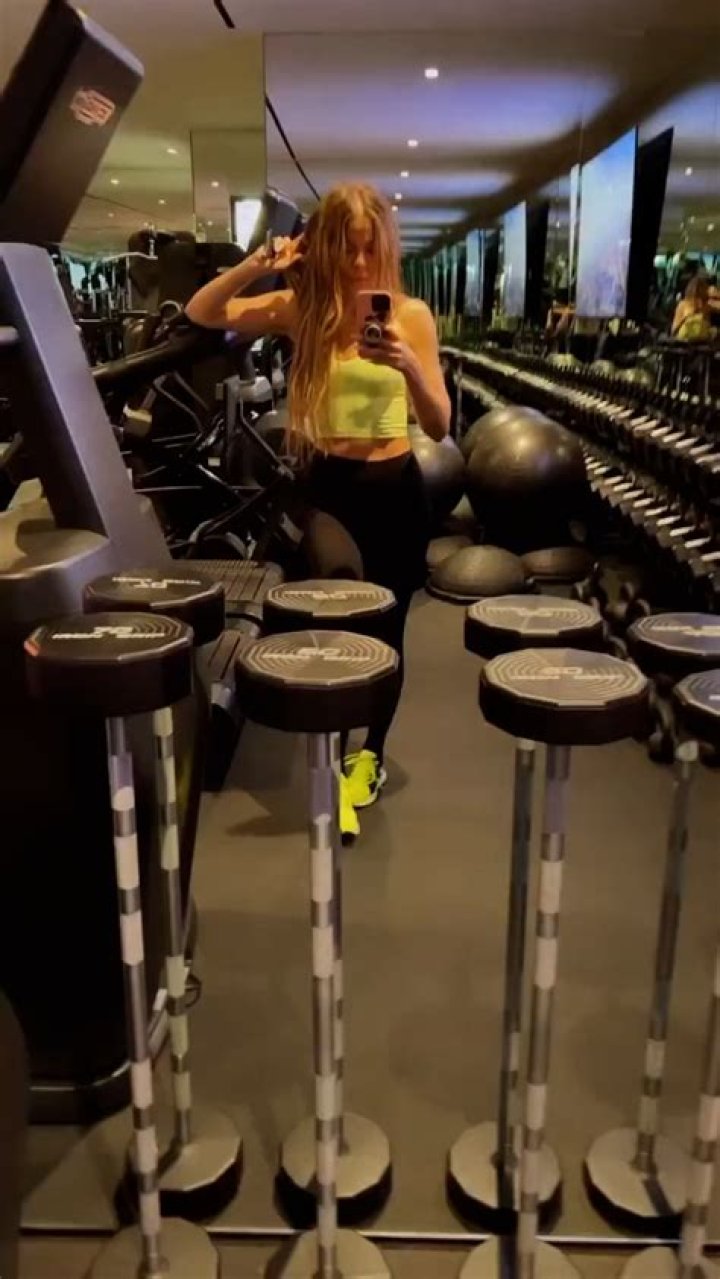 Khloe Kardashian Sizzles In Neon Yellow Zip-Up Bodysuit: Video