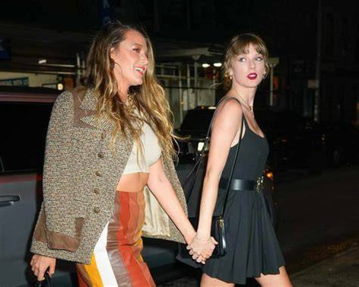 Khloe Kardsahian Defends Kim Amidst Taylor Swift Feud: She’s My ‘Lawyer For Life’