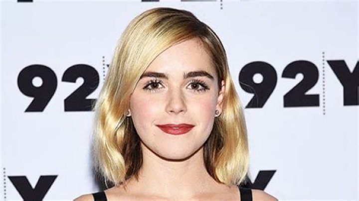 Kiernan Shipka Channels Christina Aguilera With A ’90s Inspired Crop Top In New Selfies