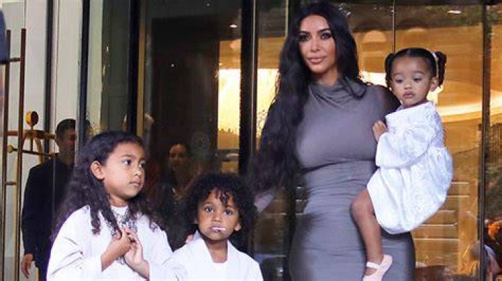 Kim Kardashian & 4 Kids Meet Puss In Boots At Universal Studios – Hollywood Life