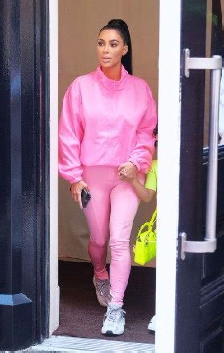 Kim Kardashian In Hot Pink Underwear For SKIMS Shoot: Photos – Hollywood Life
