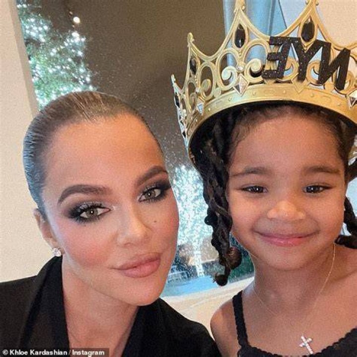 Kim Kardashian & More Celebrate Khloe’s 36th Birthday With Messages – Hollywood Life