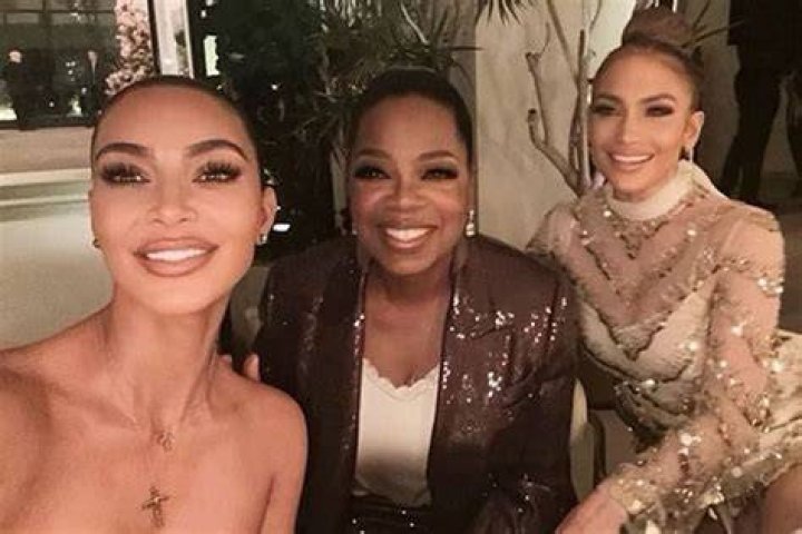 Kim Kardashian, Oprah & Jennifer Lopez Selfie At Dinner Party: Photos – Hollywood Life