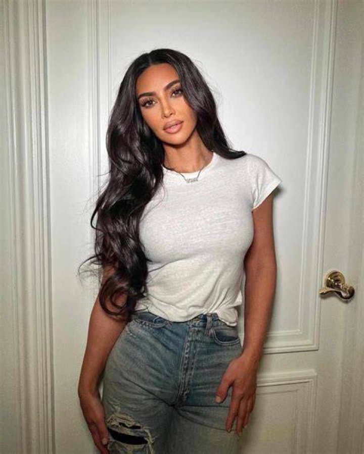 Kim Kardashian’s Cut Up Jeans & Tube Top – Photos – Hollywood Life