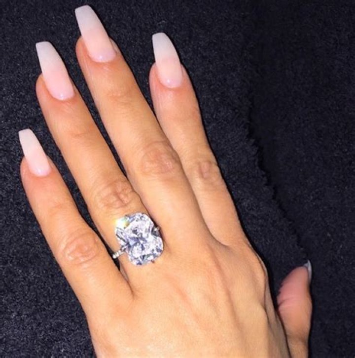 Kim Kardashian’s Long Nails — Clear Manicure For Paris Fashion Week – Hollywood Life