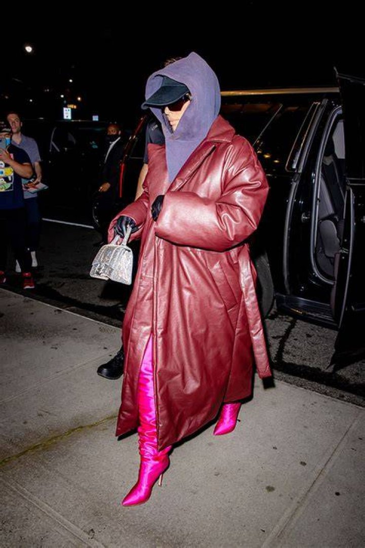 Kim Kardashian’s Yeezy Hoodie Kanye West Outfit – Photos – Hollywood Life