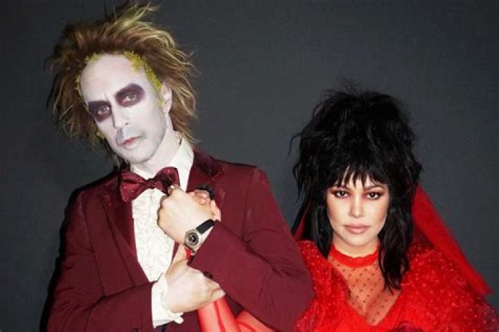 Kourtney Kardashian and Travis Barker’s ‘Beetlejuice’ Halloween Photos – Hollywood Life