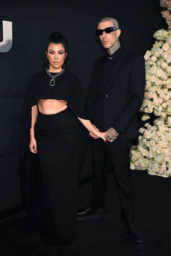 Kourtney Kardashian Reveals Weight & Embraces ‘Thicker’ Body – Hollywood Life