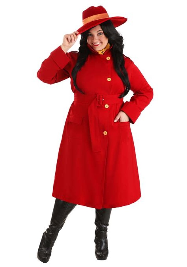 Kourtney Kardashian Rocks Carmen Sandiego Costume In Red Trench Coat – Hollywood Life