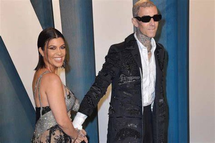 Kourtney Kardashian’s Husband Travis Barker Had Neuralgia After COVID – Hollywood Life