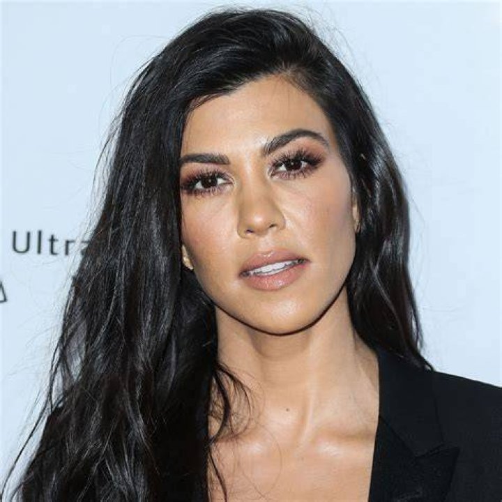 Kourtney Kardashian’s Makeup Free Selfie – See Photo – Hollywood Life
